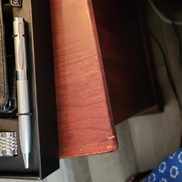 NWT L&Co Men's Stainless Steel watch, wallet, and refillable pen gift set - Picture 4 of 8